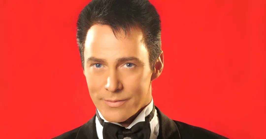 兰斯·伯顿 师承“鸽子魔术鼻祖”