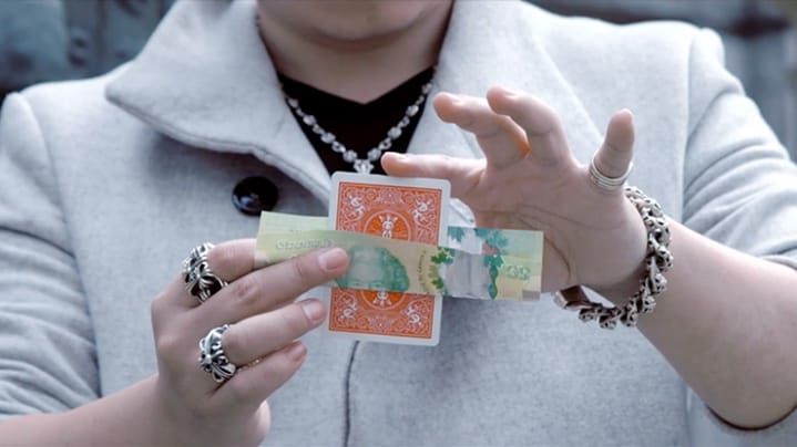 2016 纸牌穿钞票魔术 Cortana by Felix Bodden & SansMinds