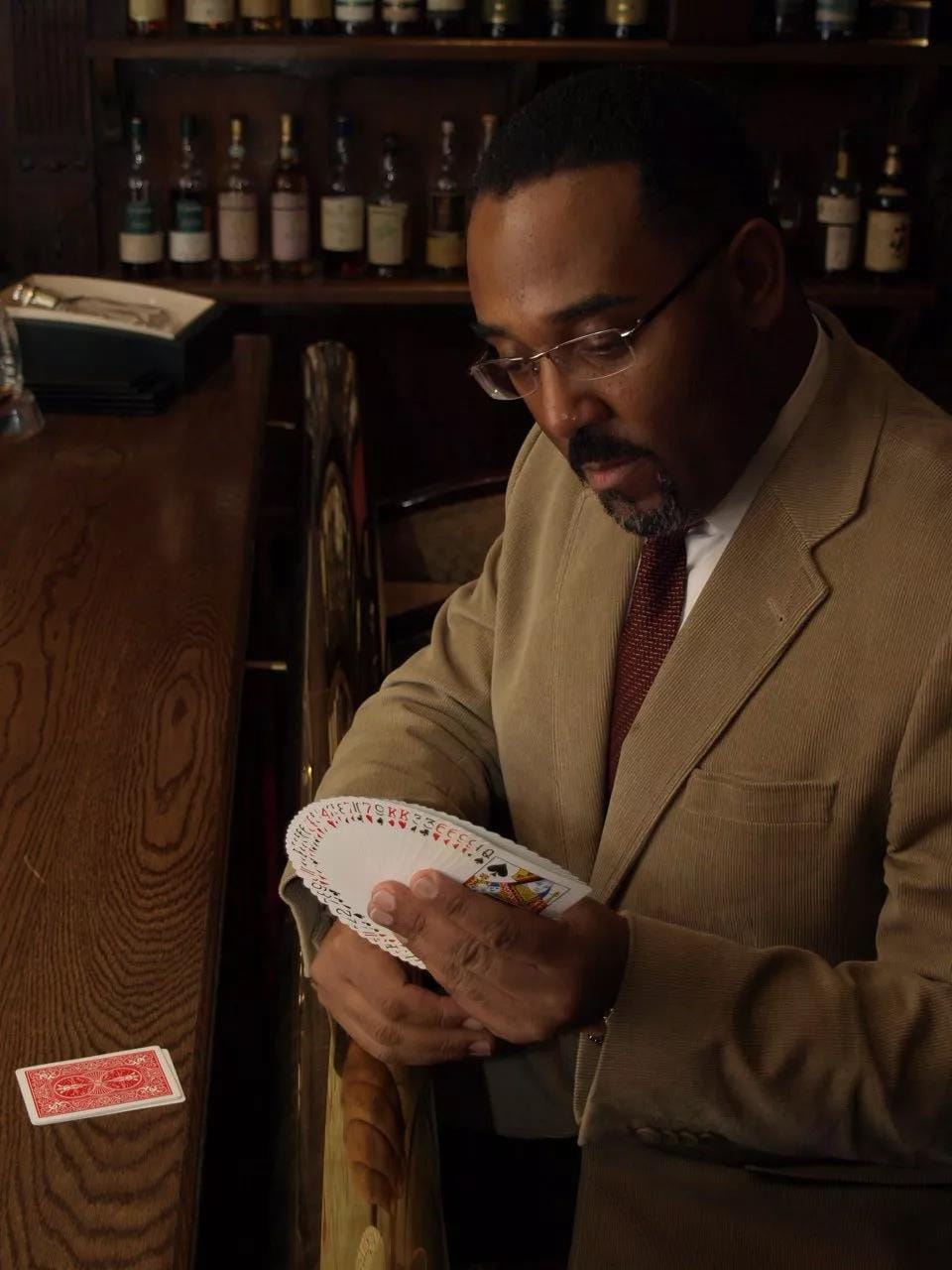 英国魔术圈之“行走的手法教科书”