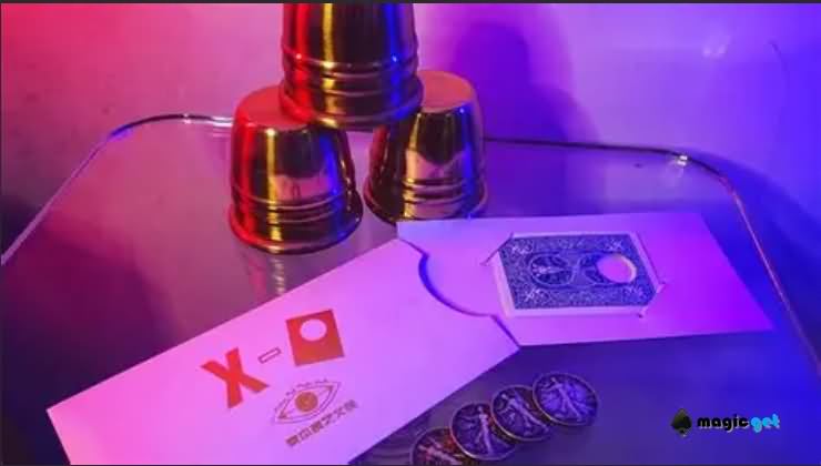 2025视觉纸牌 黑洞移动X Black Hole by Kingsley Xu